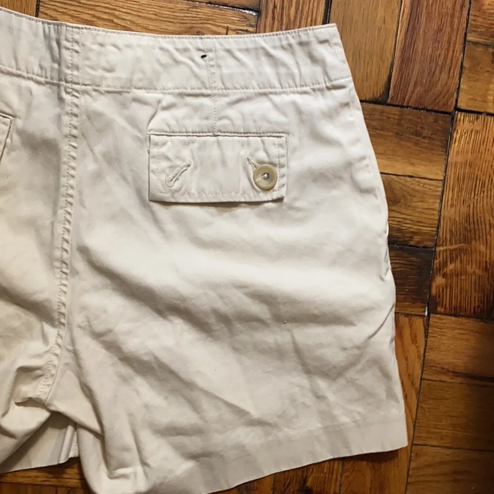 Banana republic cream shorts size: 4